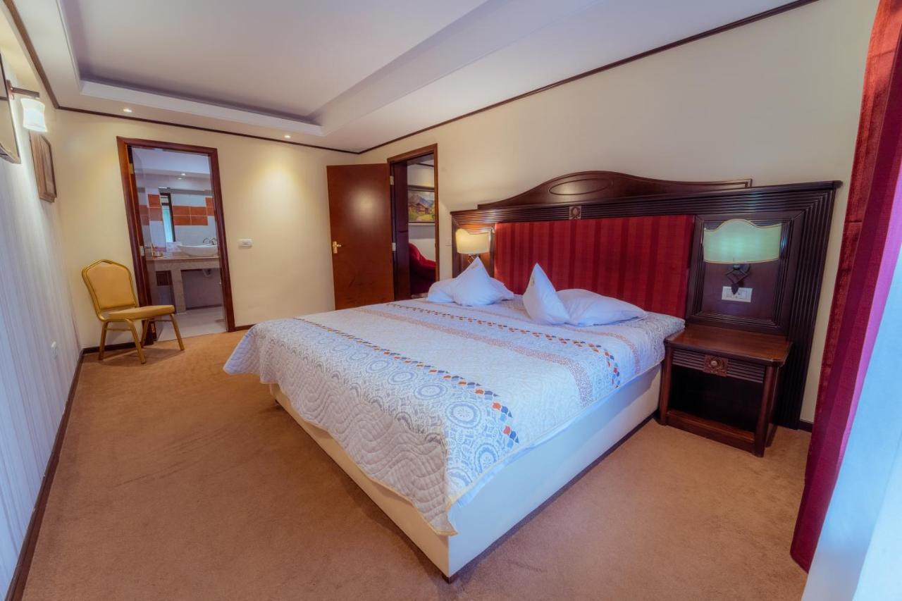 Hotel Perla Slănic-Moldova Εξωτερικό φωτογραφία