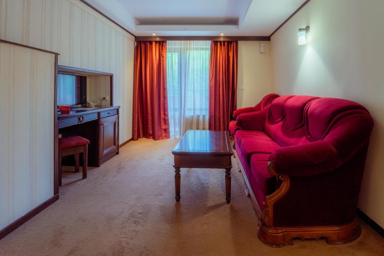 Hotel Perla Slănic-Moldova Εξωτερικό φωτογραφία