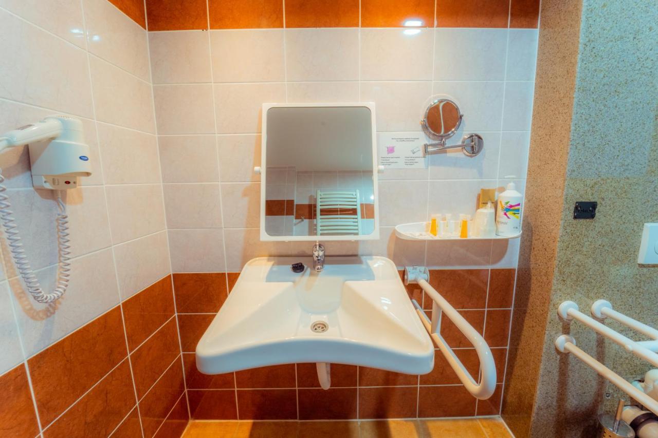 Hotel Perla Slănic-Moldova Εξωτερικό φωτογραφία