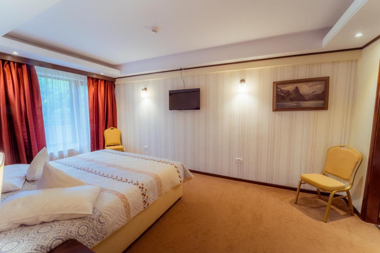 Hotel Perla Slănic-Moldova Εξωτερικό φωτογραφία