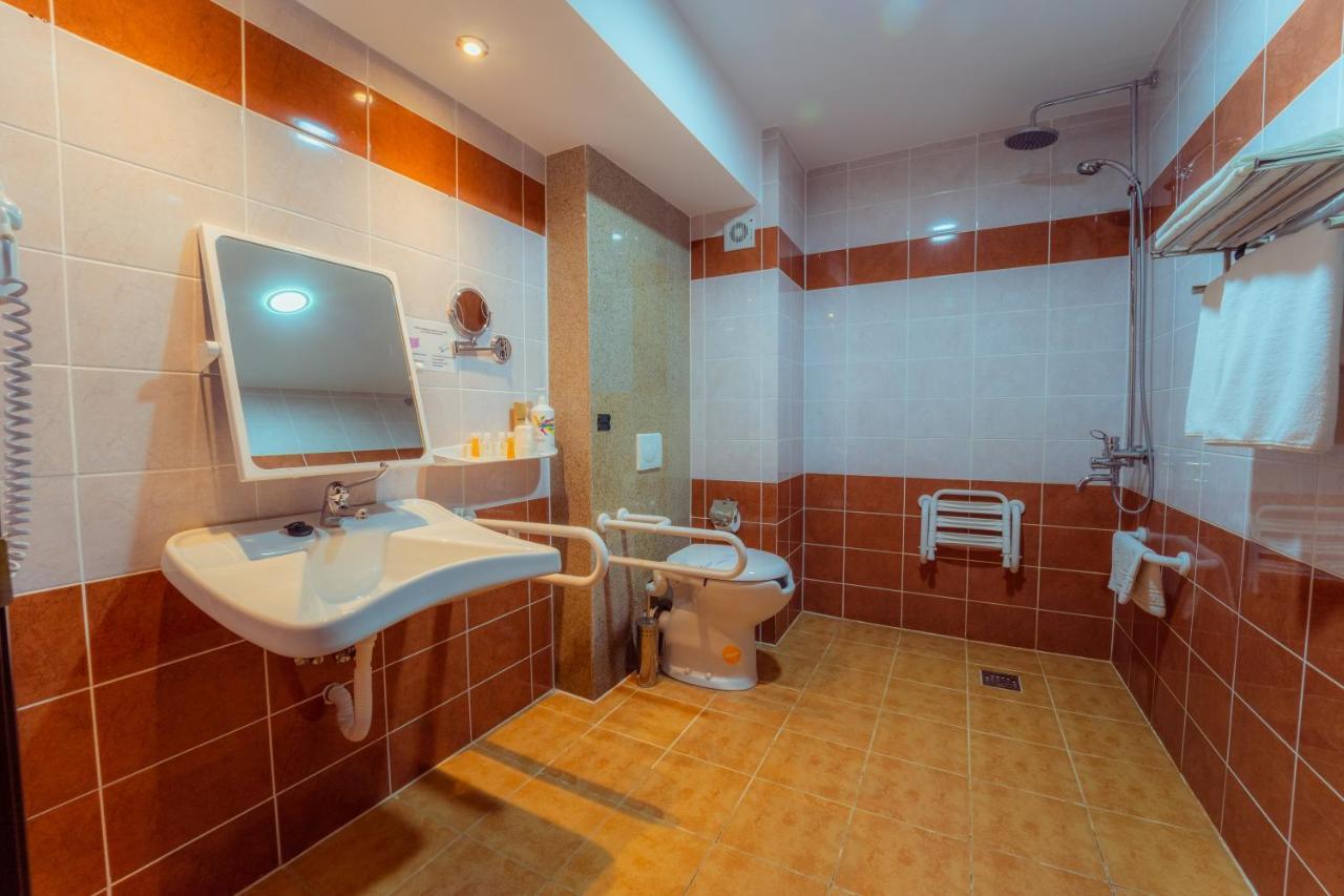 Hotel Perla Slănic-Moldova Εξωτερικό φωτογραφία