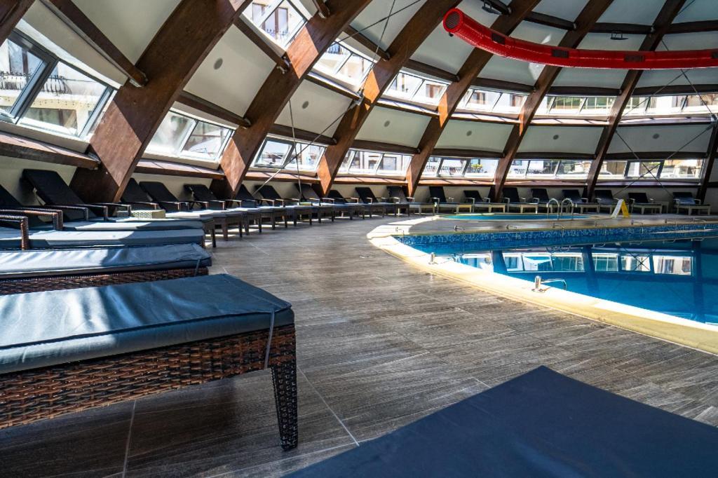 Hotel Perla Slănic-Moldova Εξωτερικό φωτογραφία