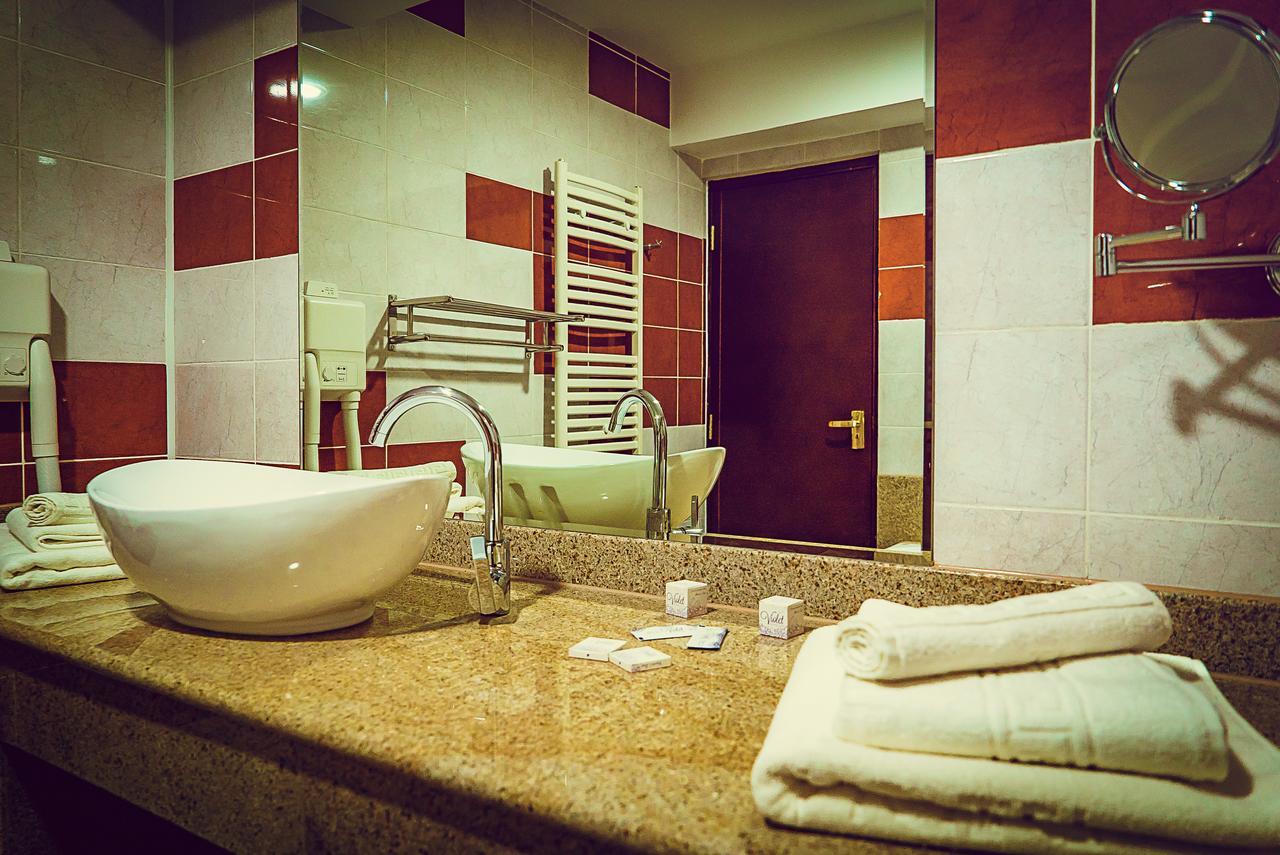 Hotel Perla Slănic-Moldova Εξωτερικό φωτογραφία