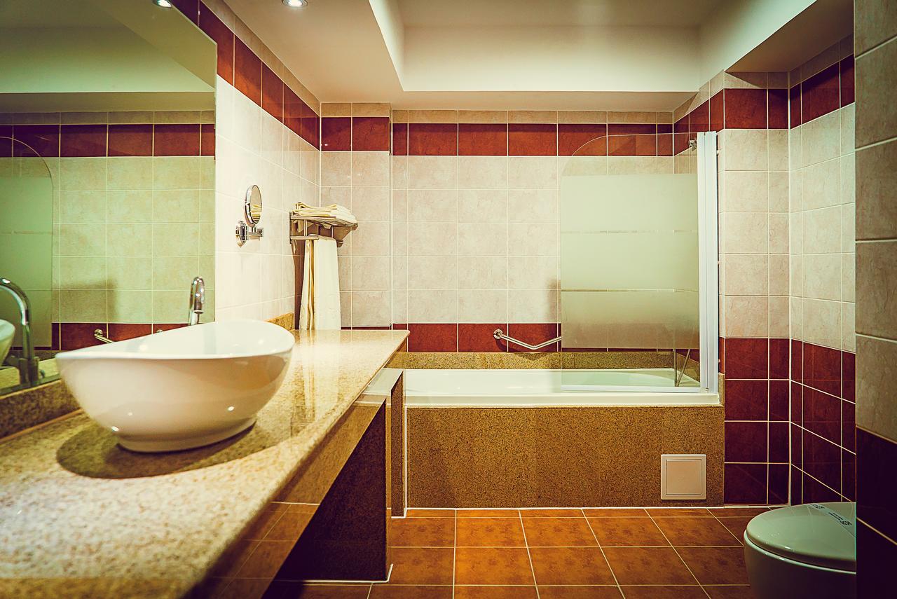 Hotel Perla Slănic-Moldova Εξωτερικό φωτογραφία