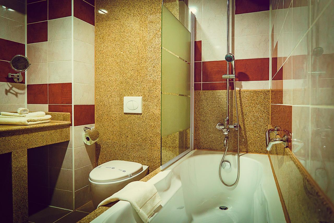 Hotel Perla Slănic-Moldova Εξωτερικό φωτογραφία