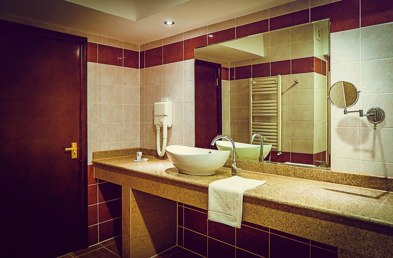 Hotel Perla Slănic-Moldova Εξωτερικό φωτογραφία